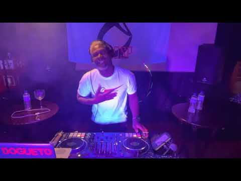 El maestro Dj Dogueto ( passadas para pé de dança 💃 🕺🏽🔥🔥🥇