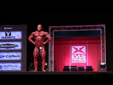 Peter Klancir Posing @EVLs Prague Pro 2017