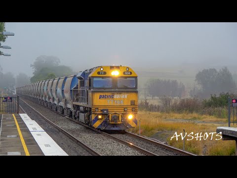 Pacific National Mineral Train TT103 TT108 through a Foggy Douglas Park NSW