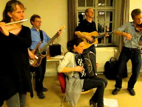 De Trådløse Norner / "Madam blå" hopsa - danish folkdancemusic