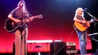 Indigo Girls play &quot;World Falls&quot; at Mohegan Sun