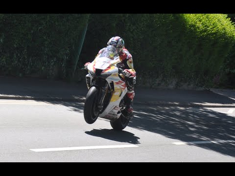 Isle of Man Superbike TT Race 2022 - Full Highlights from the Trackside as it happened.