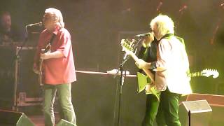 Mott The Hoople - Walking With A Mountain