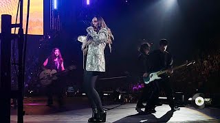 Belinda ft. Nikki Clan - Lo siento + Vivir + Boba niña nice  |  2000s Pop Tour ( Arena Monterrey )