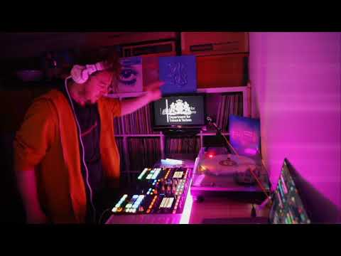 Ferry Corsten-Punk, Daft Punk-Technologic, Fatboy Slim-Right Here (Live Mash Up Using Traktor S8)