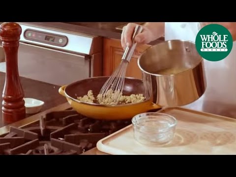 Four Steps to Perfect Gravy | Holiday | Whole Foods Market