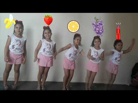 fui clonada five little barbies juping on the bed song nursery rhyme for               chidren baby