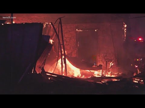 Fire destroys building near downtown