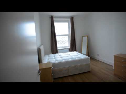 2 bedroom flat to rent in Earls Court Road, Earl's Court, SW5 | Benham and Reeves