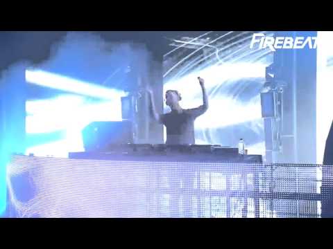 Calvin Harris @ iTunes Festival playing Firebeatz - Where's Your Head At