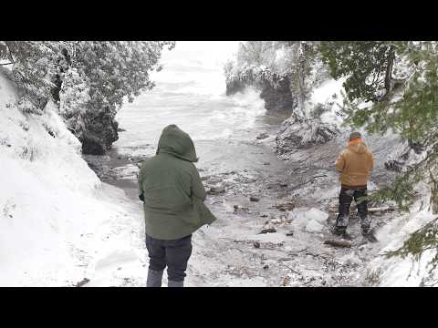 Blizzard drives in huge waves on Lake Superior