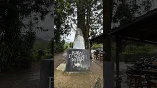 Download lagu Rumah Pengabdi Setan #bandung #rumahhantu #shortvideo #rumahpengabdisetan #hantu #youtubeshorts mp3