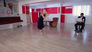 Sebastian Arce & Mariana Montes Lesson 136. Volcada. Embrace in milonguero style. Tango.
