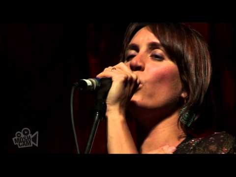 The Waifs - Stay Another Hour (Track 6 of 13) | Moshcam