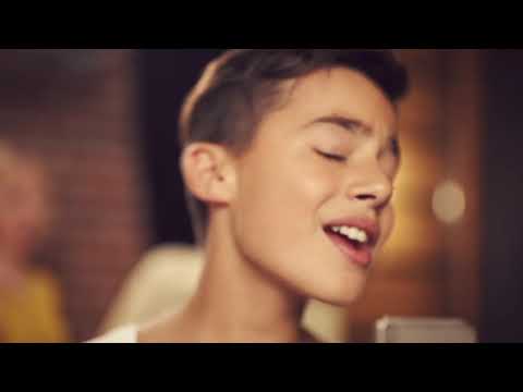 Mia Et Le Lion Blanc Clip Kids United