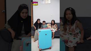 Download lagu magic suitcase walks by itself 😱 #shorts mp3 Download lagu magic suitcase walks by itself 😱 #shorts mp3