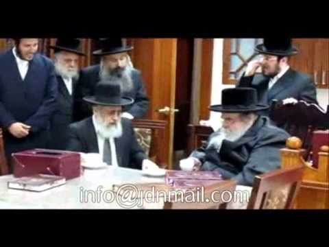 Rabbi Yitschak Yosef Visits the Belzer Rebbe - Tamuz 5771