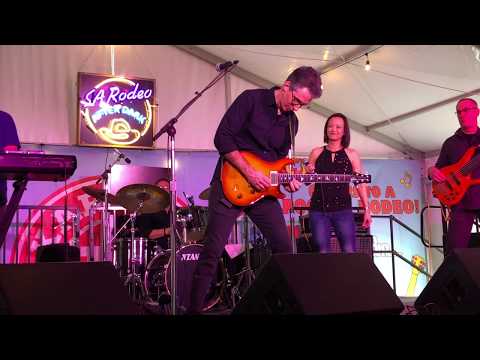 Can a Mesa Fillmore 25 Work in a Huge Venue?