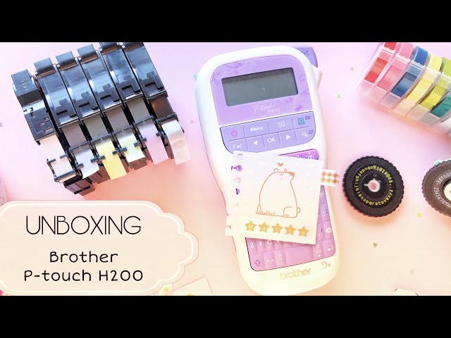 Vídeo relacionado con Brother PTH200. Rotuladora electrónica de Mano con diseño ergonómico para el hogar y para Manualidades con Teclado QWERTY.