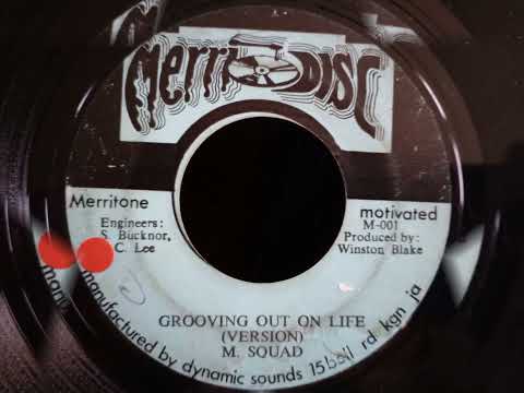 GROOVING OUT ON LIFE / VERSION - Hopeton Lewis with the SPMs / M.Squad
