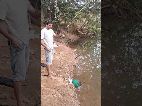 O *Pescador* de peixe do Rio dos Bois  da Cidade de Cezarina Goias  aventura e acampamento