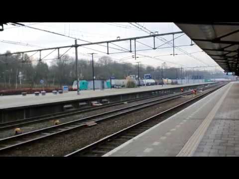 Lineas 2832 met keteltrein door Amersfoort Centraal