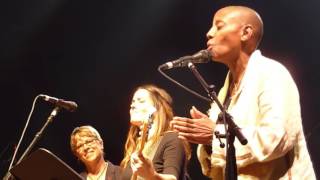 Amos Lee LIVE &quot;Angel From Montgomery&quot;  with Gail Ann Dorsey and Sara Lee