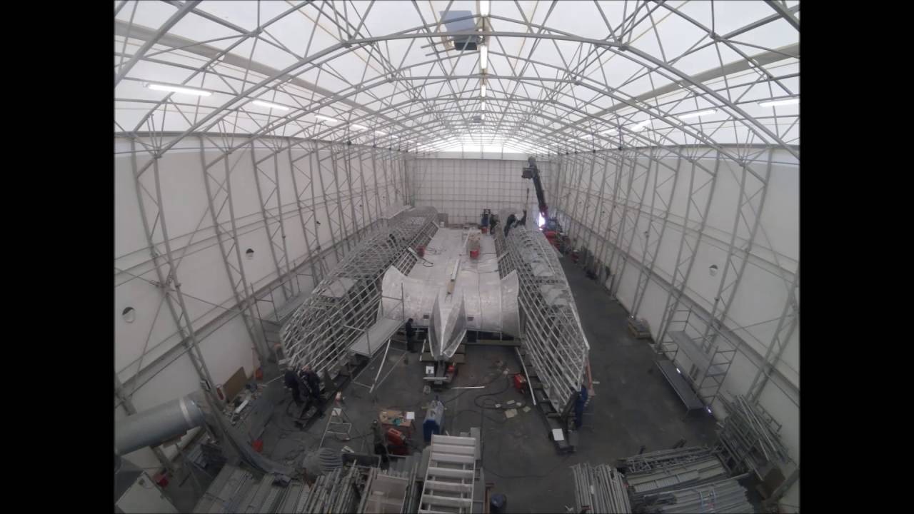 JFA Yachts - Hull mounting in Time lapse - Long Island 85 n°2