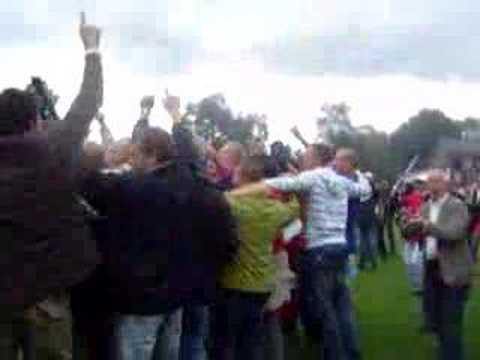 Feest na afloop bij VV Twenthe 1 - Wijhe '92 1 (2-1)