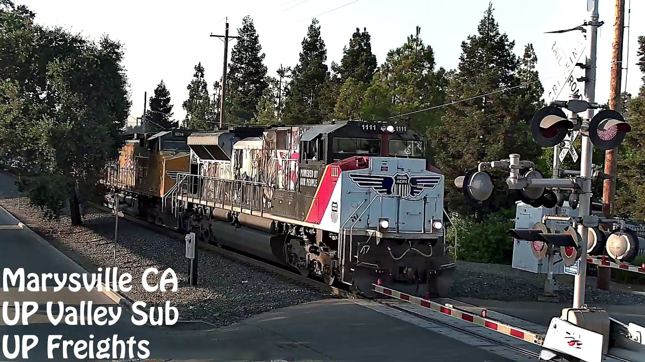 Live webcam view of Marysville Railroad Crossing Cam