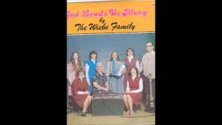 JW781 2 4 The Family Who Prays