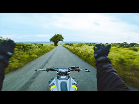 🌞 Good Morning. | Yamaha MT-07 Akrapovic & Quickshifter. [4K]