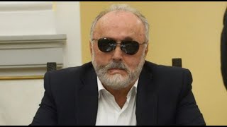 Παναγιώτης Κουρουμπλής - Σε πρώτο πλάνο -1996