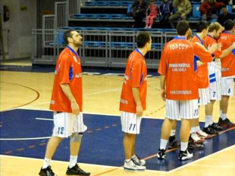 CSM Oradea Pitesti (68-66) Intrarea Echipelor