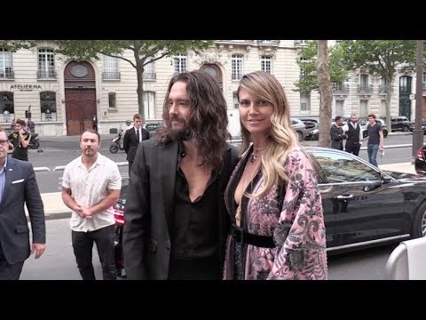 download lagu mp3 mp4 Heidi Klum Paris, download lagu Heidi Klum Paris gratis, unduh video klip Heidi Klum Paris