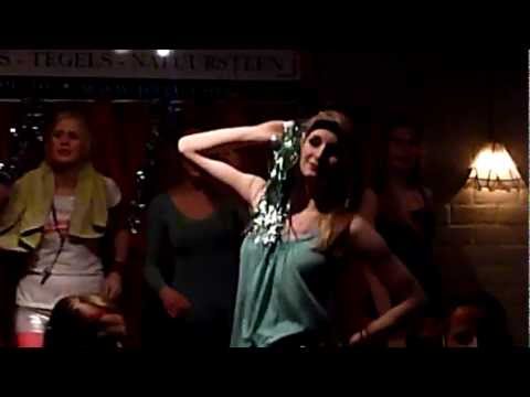 Particolare/DS Dames 1 playback op clubfeest