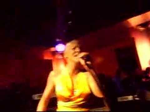 jelena karleusa-januar-discomodus