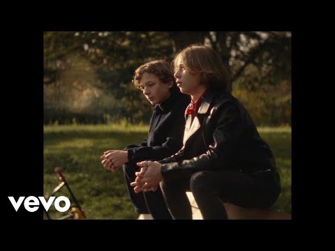 Bénabar, Renaud - Chez les Corses (Clip officiel)