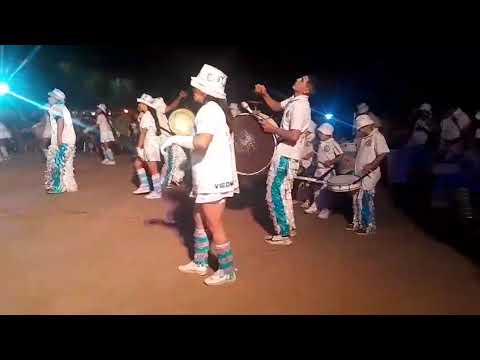 Repique y Murga con Los DESCONTROLADOS de Viedma Río Negro. Lujo con mis varillas @sieteoctavos 🥁