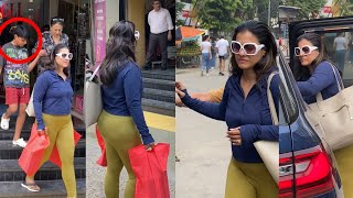 Download lagu Gorgeous Kajol Devgan Looking Very Very Hot with Son Yug Devgan Spotted at Juhu mp3 Download lagu Gorgeous Kajol Devgan Looking Very Very Hot with Son Yug Devgan Spotted at Juhu mp3