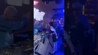 Download lagu Aloy gokil cewek bagi uang ke Aloy 😜🙏🏻#aloy #bar #cewek #dj #viral mp3