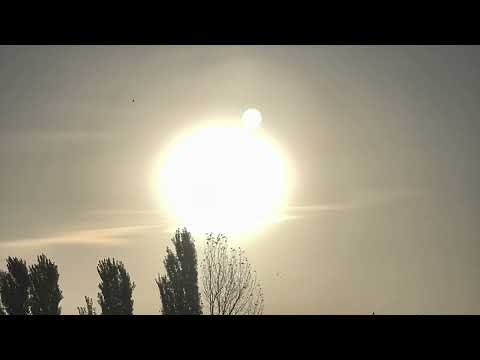 The sun and the moon from San Rafael, Mendoza, Argentina ☀️ 🌙