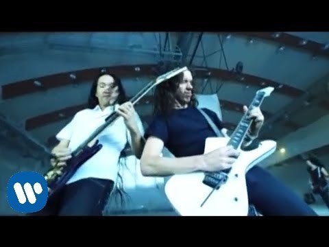 DragonForce - Heroes Of Our Time [OFFICIAL VIDEO]