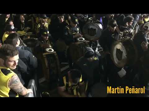 "Hoy te vinimos a ver - Entrada de la Percusión - Hinchada de Peñarol (vs torque)" Barra: Barra Amsterdam &bull; Club: Peñarol
