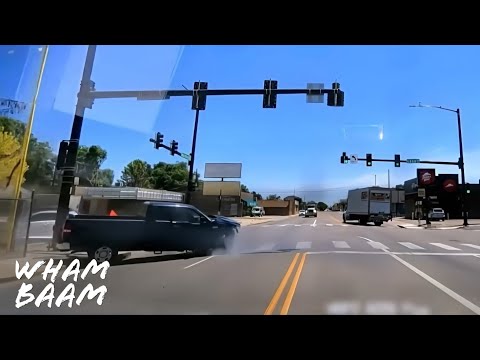 COPS BAFFLED BY THIS DASH CAM FOOTAGE | DASHCAM STORIES 150