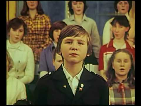 Детский хор - Что тебе снится, крейсер «Аврора»？ (1982) [субтитры]