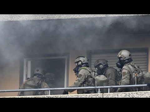 Emergency services injured in explosion in Ratingen