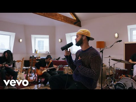 Santino Le Saint - Go Ghost (Live in London)