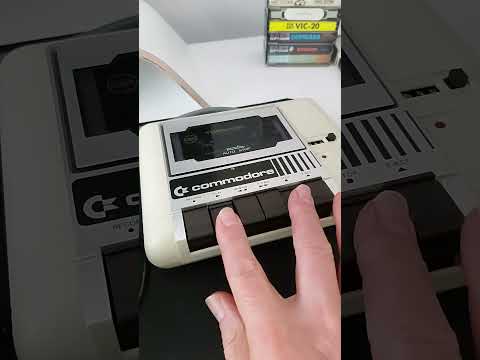 Loading Games the 80s Way #8bit #vic20 #retrogaming