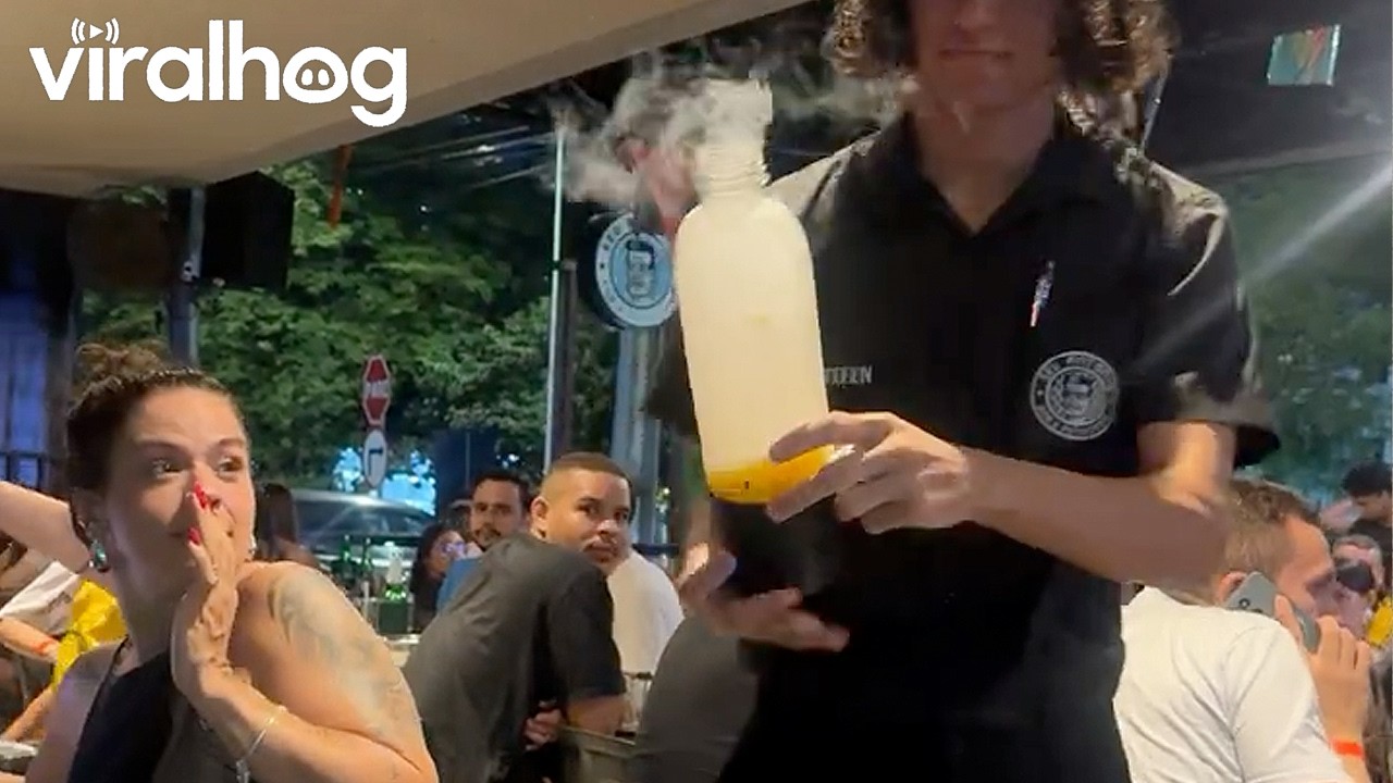 Sparkling Cocktail Opens With a Pop || ViralHog